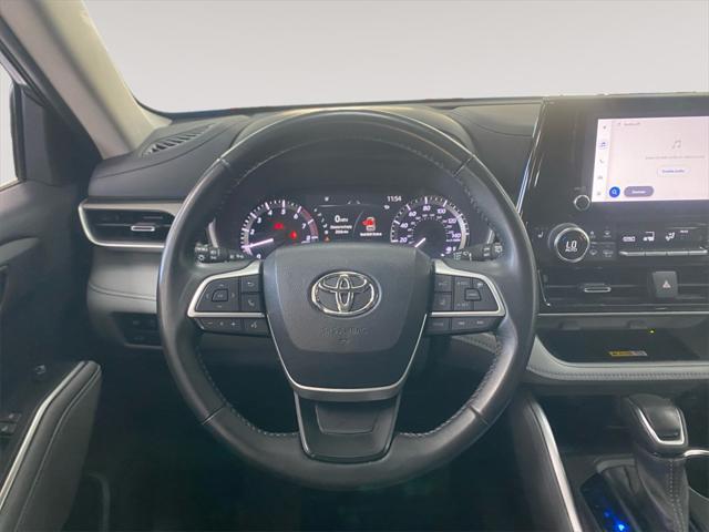 used 2023 Toyota Highlander car, priced at $39,991