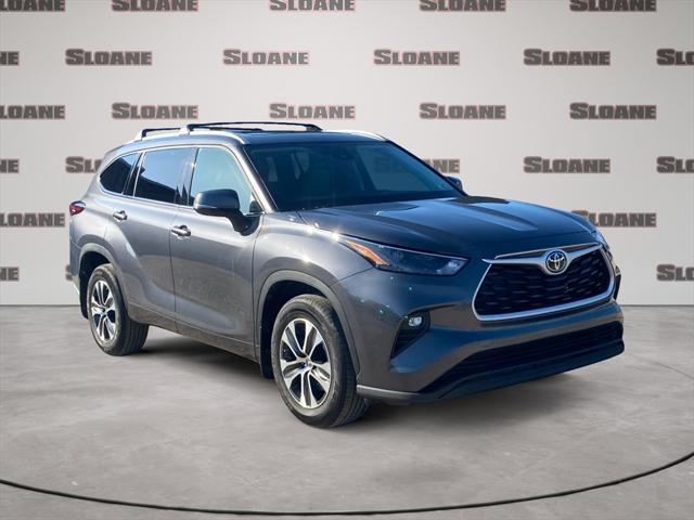 used 2022 Toyota Highlander car, priced at $37,991