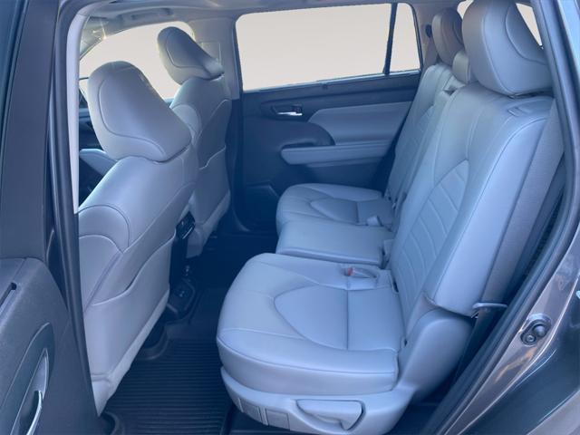 used 2022 Toyota Highlander car, priced at $37,991