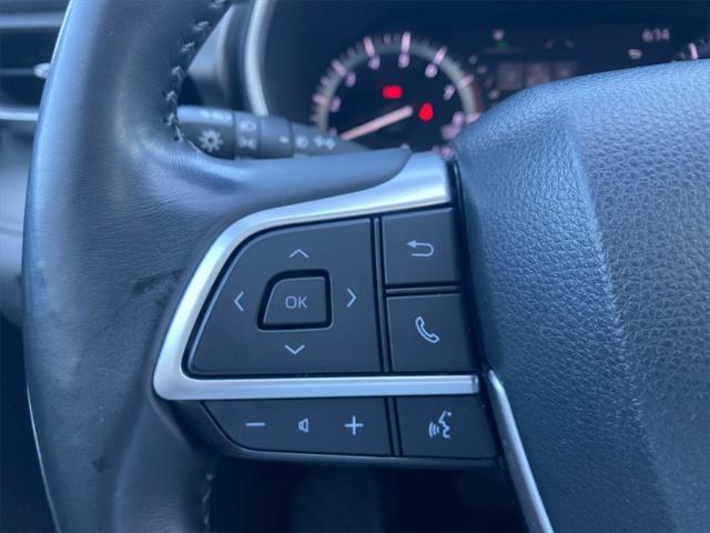 used 2022 Toyota Highlander car, priced at $37,991