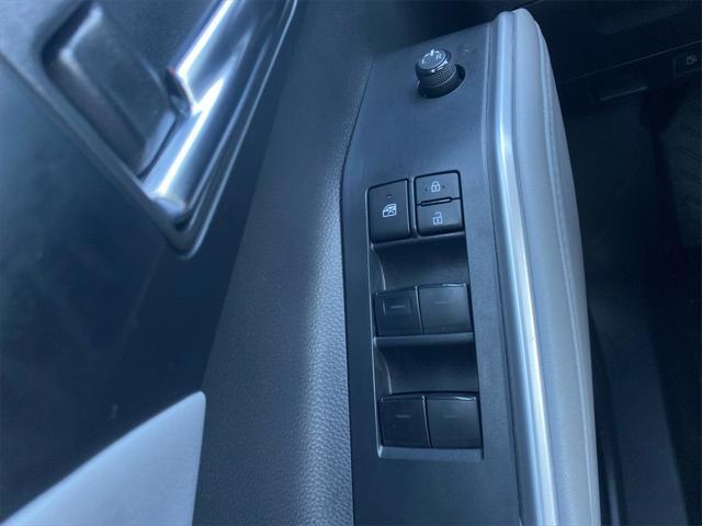 used 2022 Toyota Highlander car, priced at $37,991