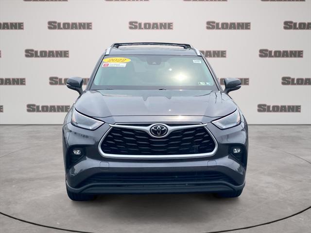 used 2022 Toyota Highlander car, priced at $38,552