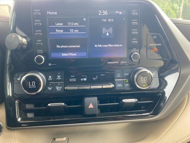used 2022 Toyota Highlander car, priced at $38,552