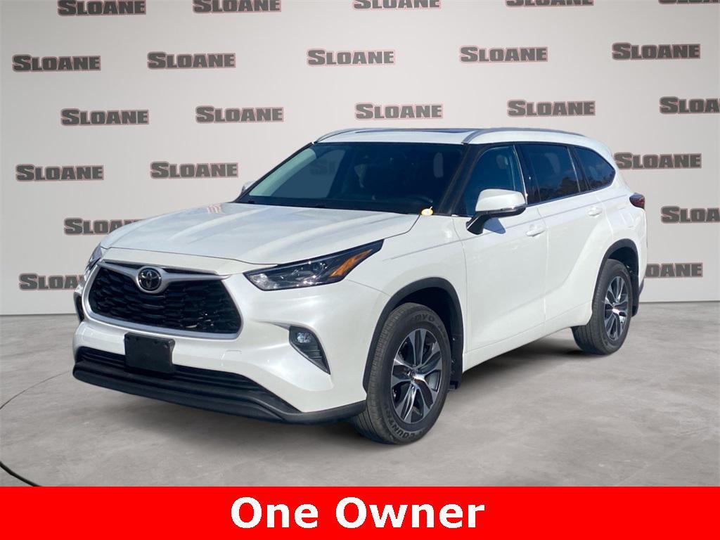 used 2022 Toyota Highlander car, priced at $35,223