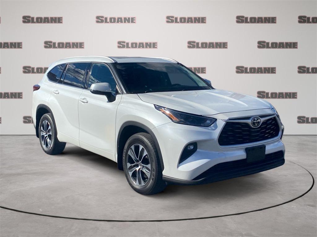 used 2022 Toyota Highlander car, priced at $35,223