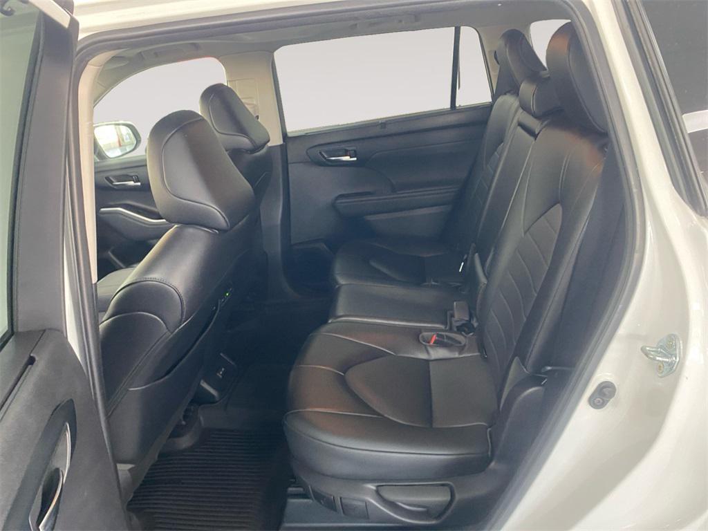 used 2022 Toyota Highlander car, priced at $35,223