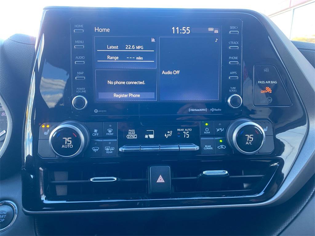 used 2022 Toyota Highlander car, priced at $35,223