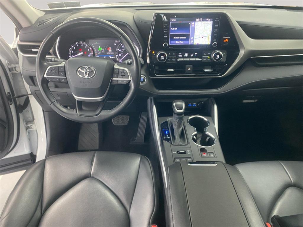 used 2022 Toyota Highlander car, priced at $34,992