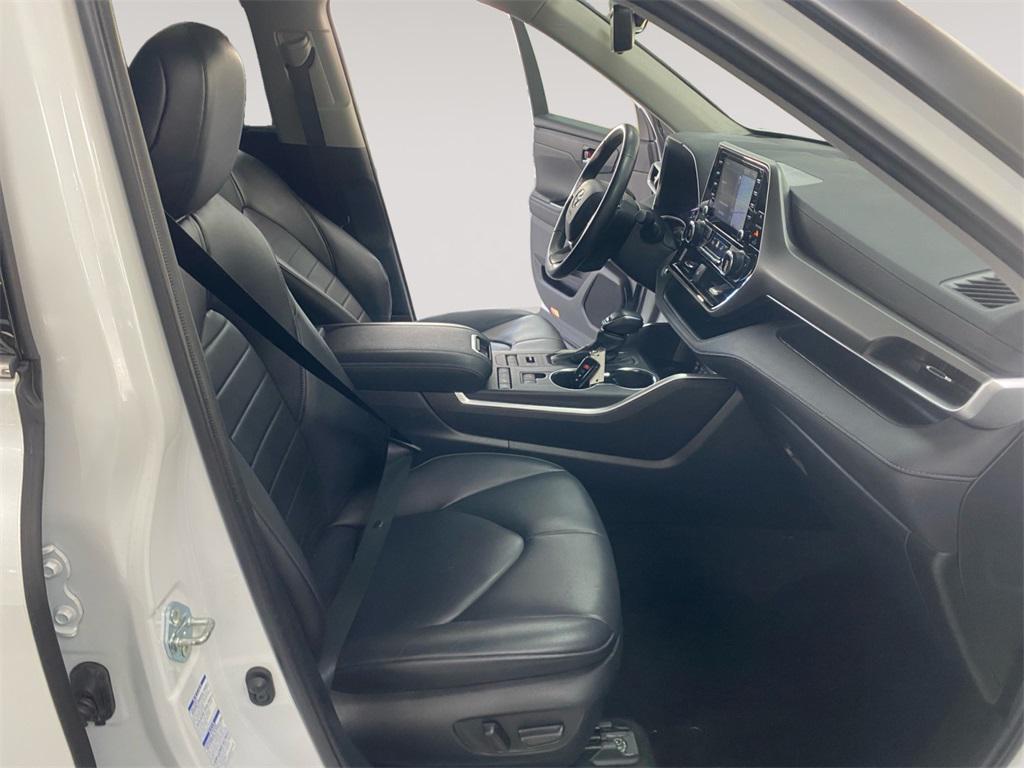 used 2022 Toyota Highlander car, priced at $34,992