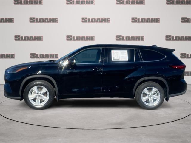 used 2021 Toyota Highlander car, priced at $30,992