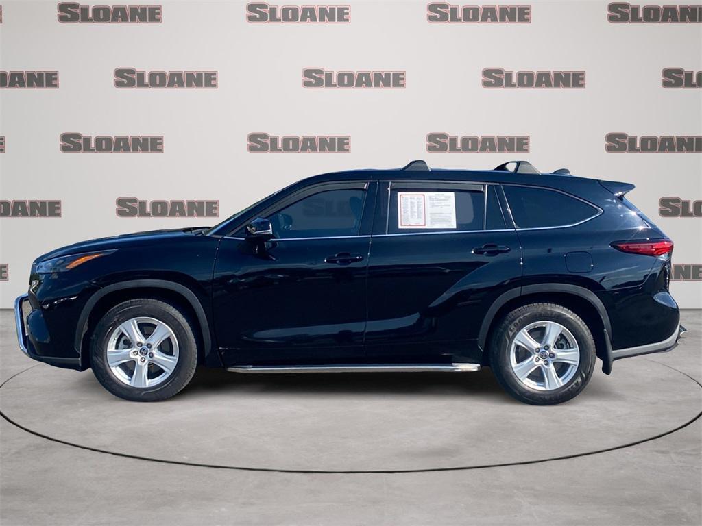 used 2022 Toyota Highlander car, priced at $29,553