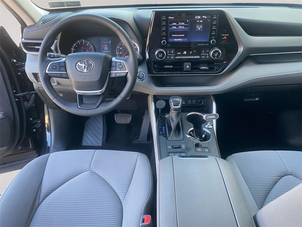 used 2022 Toyota Highlander car, priced at $29,553