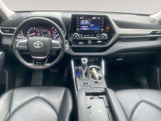 used 2021 Toyota Highlander car, priced at $35,694