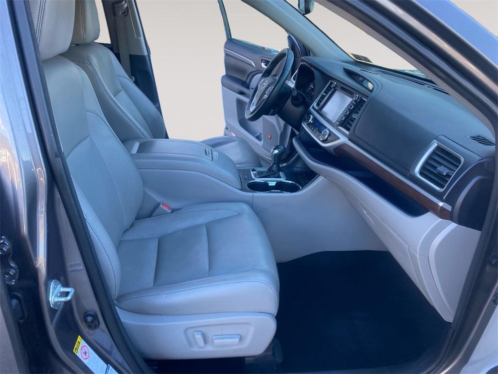 used 2016 Toyota Highlander car, priced at $21,991