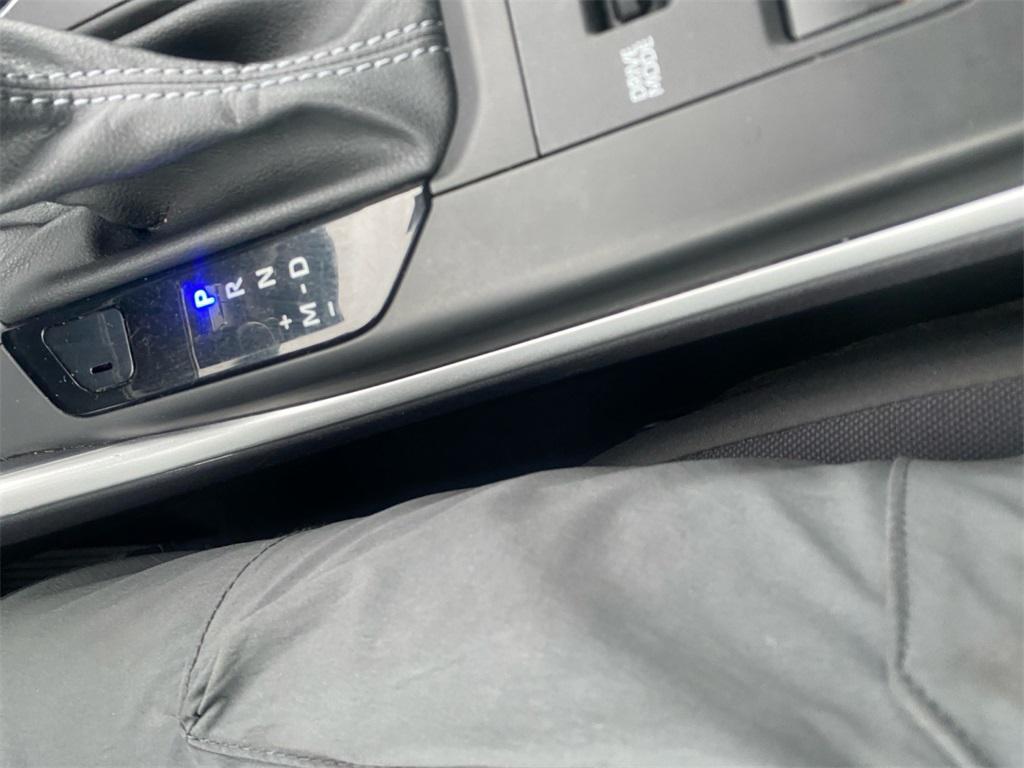 used 2022 Toyota Highlander car, priced at $32,773