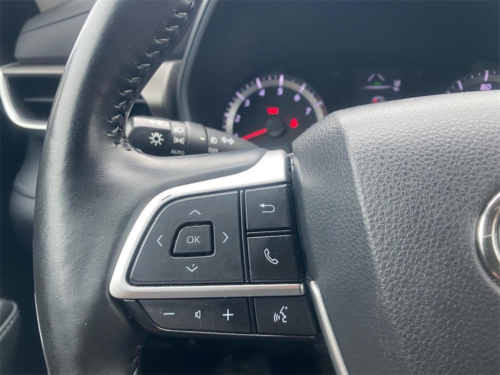 used 2022 Toyota Highlander car, priced at $32,773
