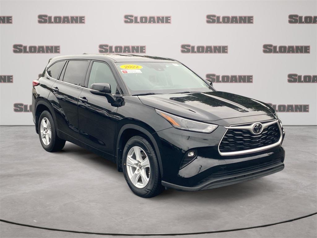 used 2022 Toyota Highlander car, priced at $32,773