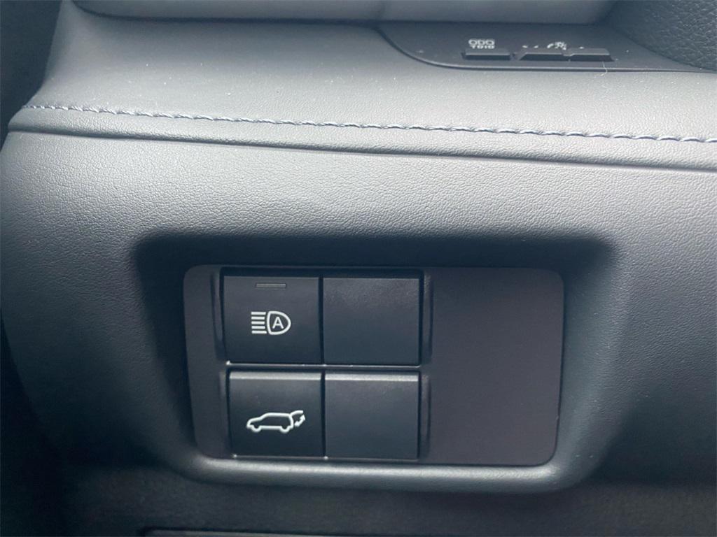 used 2022 Toyota Highlander car, priced at $32,773