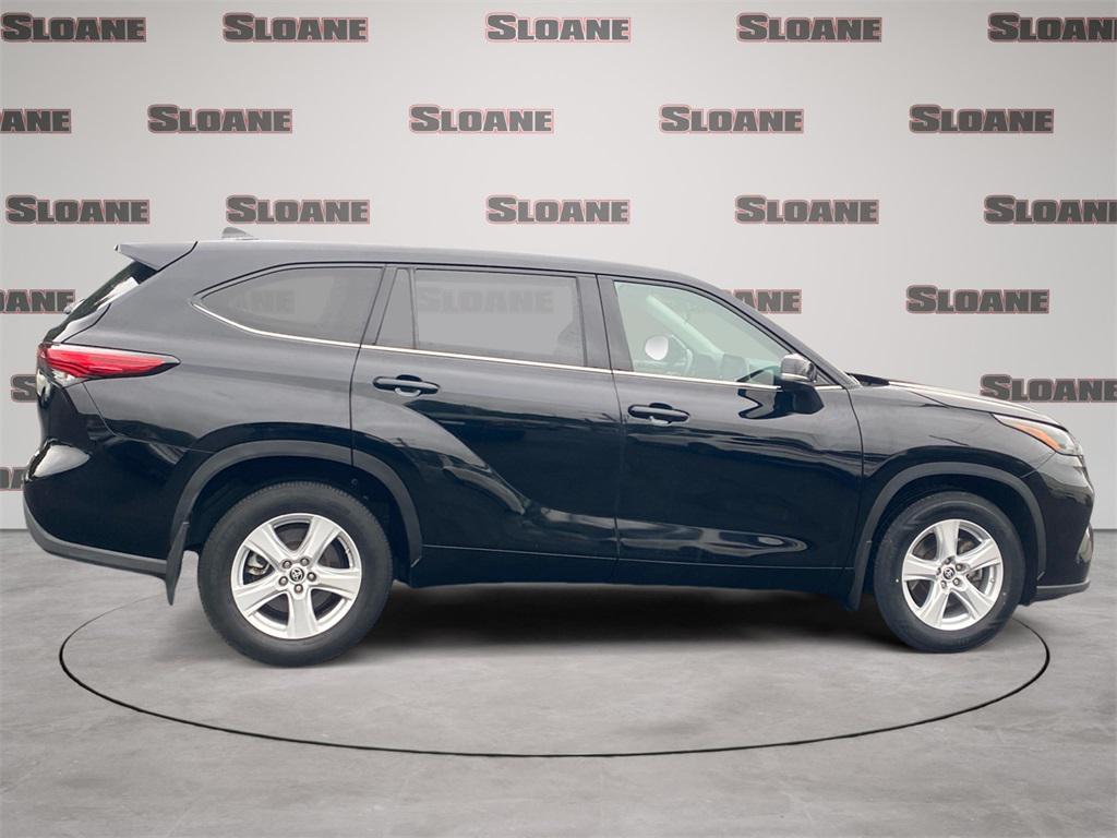 used 2022 Toyota Highlander car, priced at $32,773