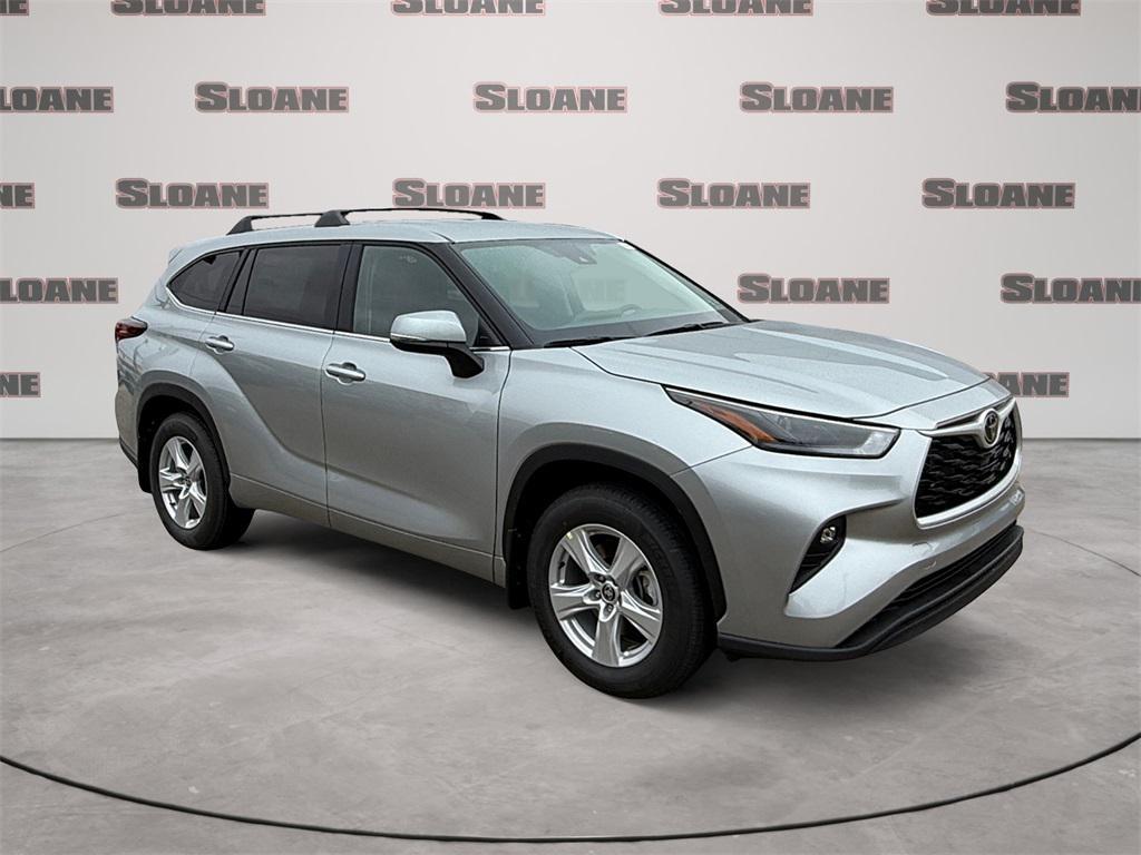 new 2025 Toyota Highlander car, priced at $44,233