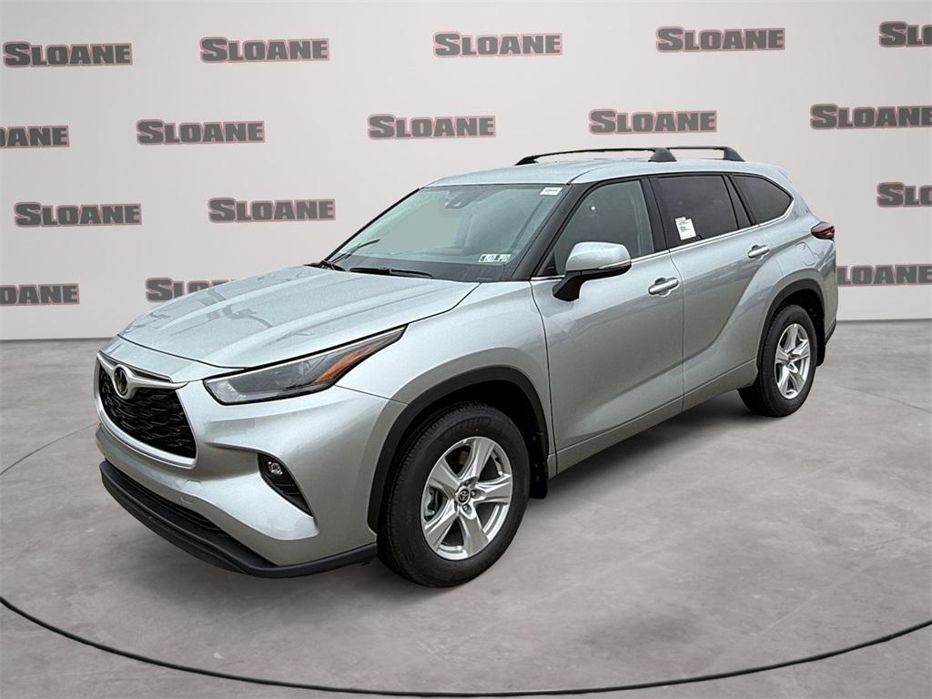 new 2025 Toyota Highlander car, priced at $44,233