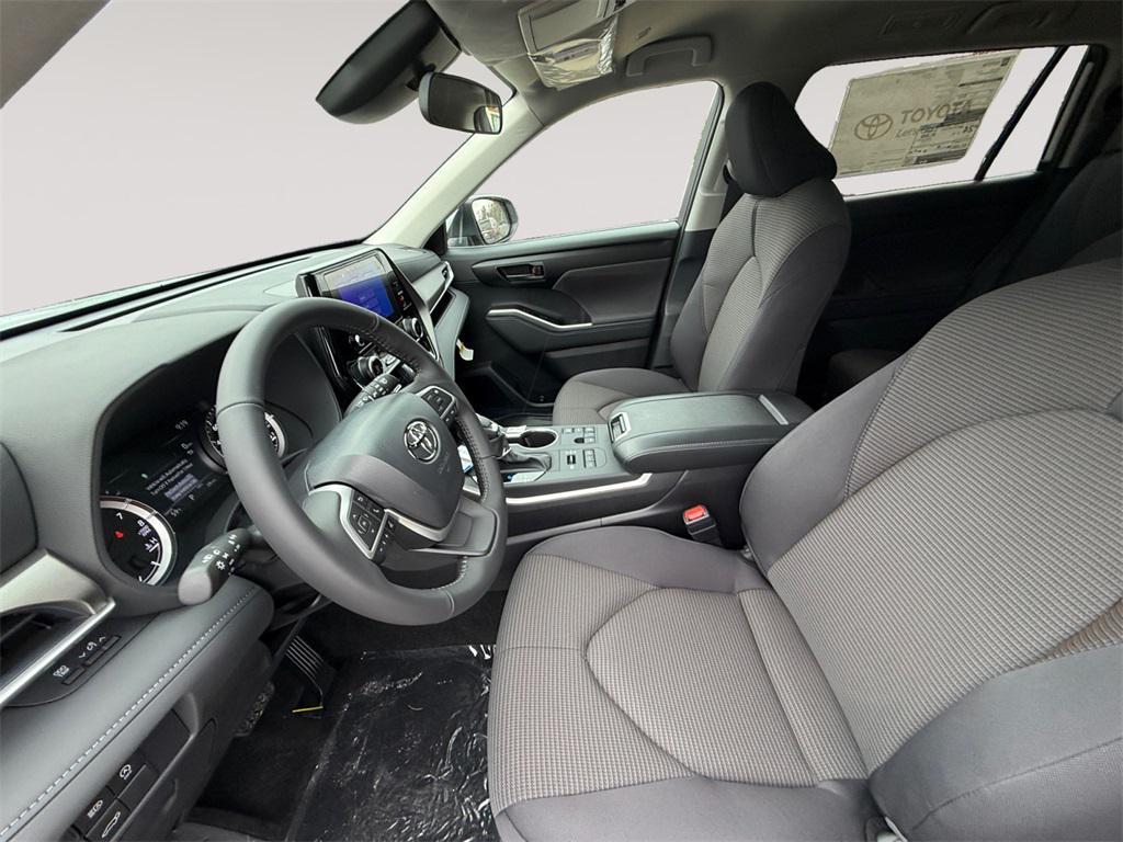 new 2025 Toyota Highlander car, priced at $44,233