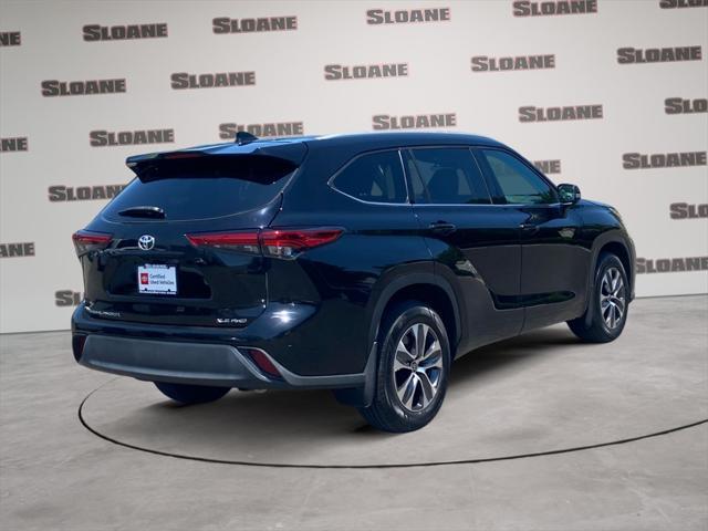 used 2022 Toyota Highlander car, priced at $37,493