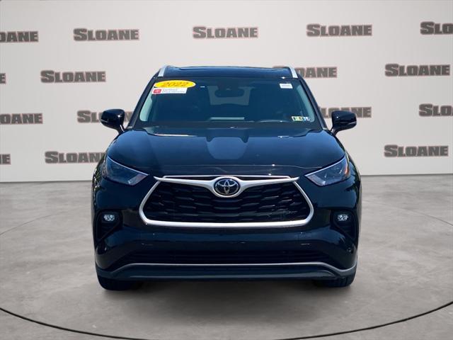 used 2022 Toyota Highlander car, priced at $37,493
