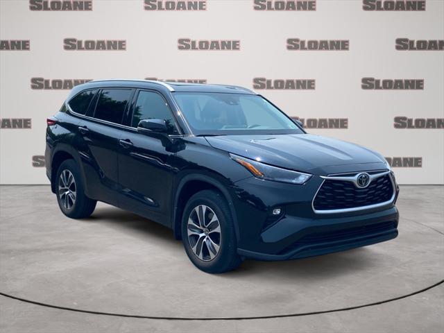 used 2022 Toyota Highlander car, priced at $38,771
