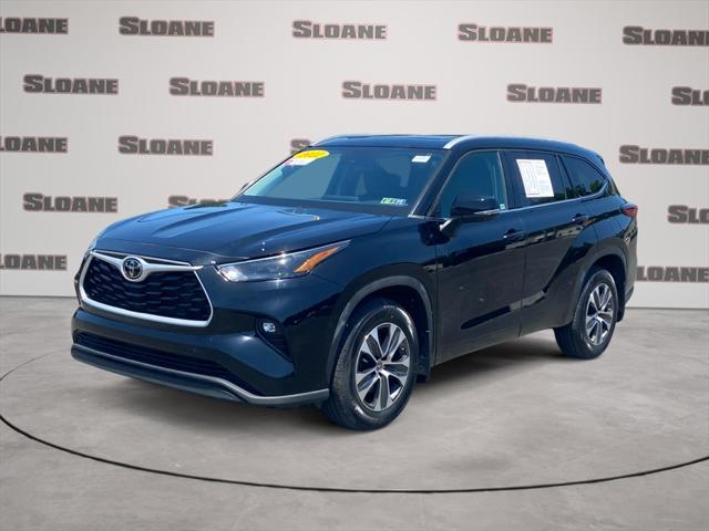used 2022 Toyota Highlander car, priced at $37,493