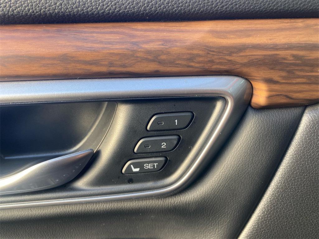 used 2020 Honda CR-V Hybrid car, priced at $27,991