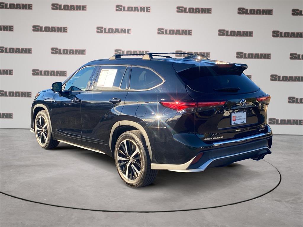 used 2022 Toyota Highlander car, priced at $35,444