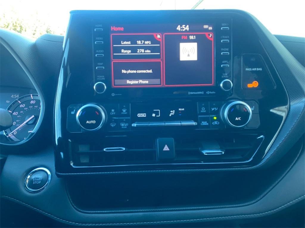 used 2022 Toyota Highlander car, priced at $35,444