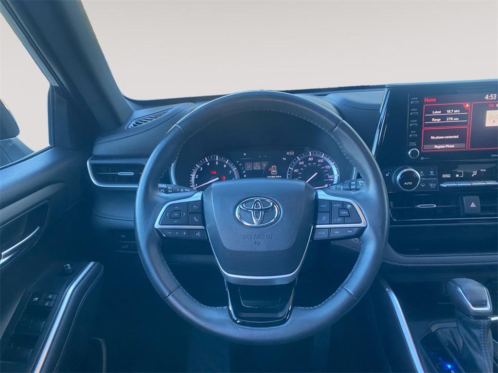 used 2022 Toyota Highlander car, priced at $35,444