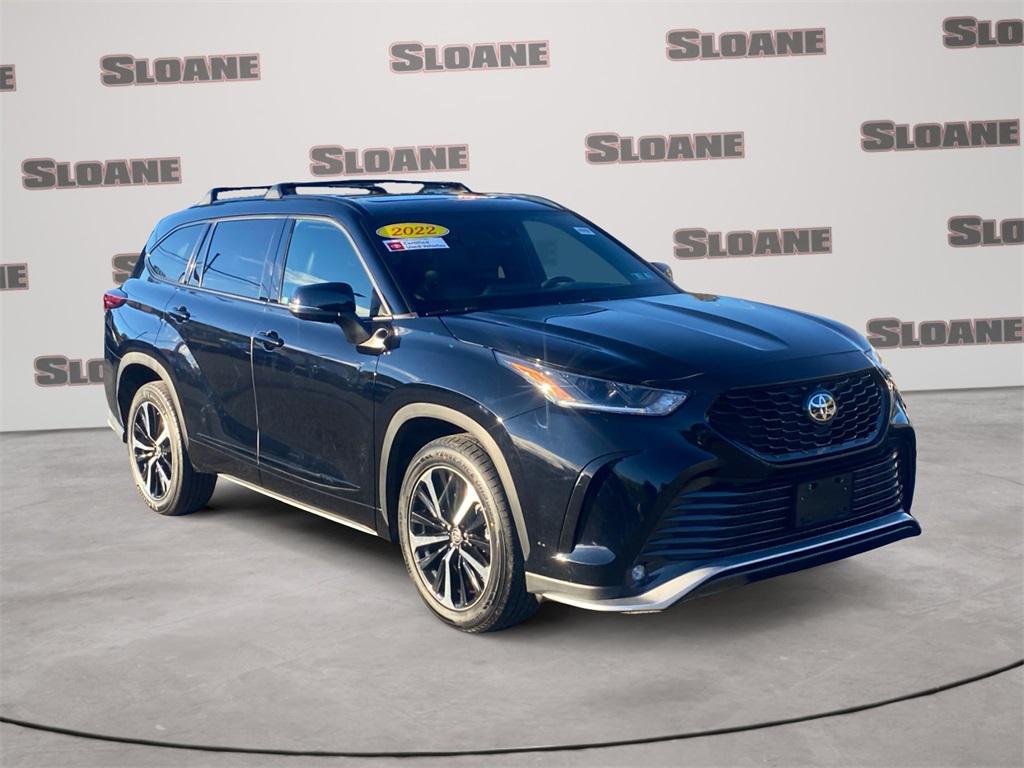 used 2022 Toyota Highlander car, priced at $35,444