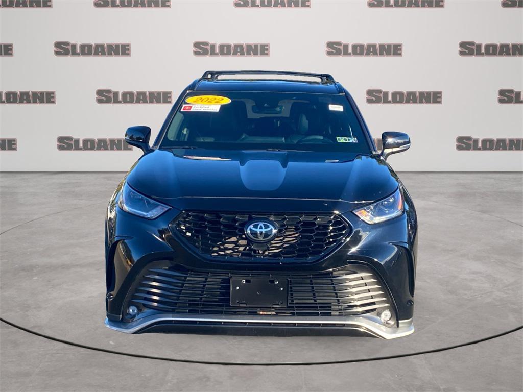 used 2022 Toyota Highlander car, priced at $35,444