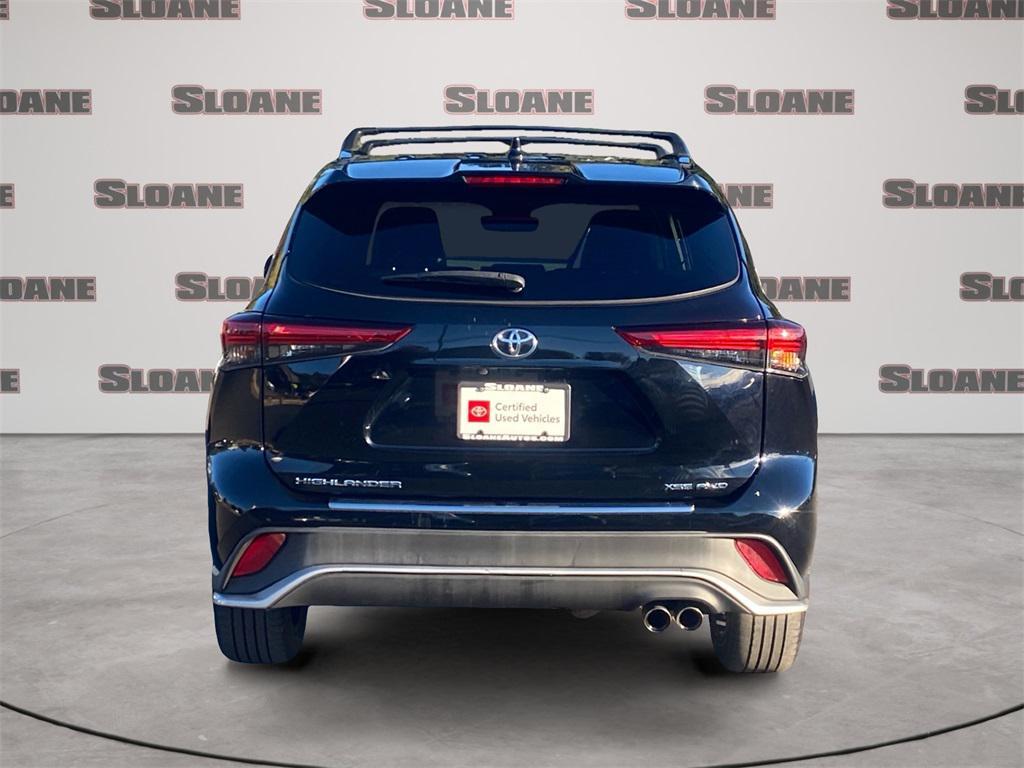 used 2022 Toyota Highlander car, priced at $35,444