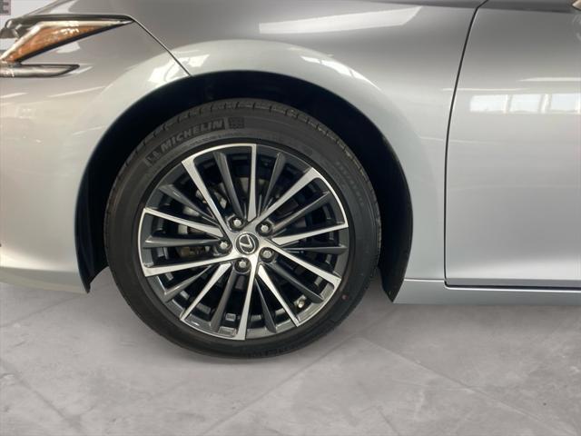 used 2022 Lexus ES 300h car, priced at $39,251