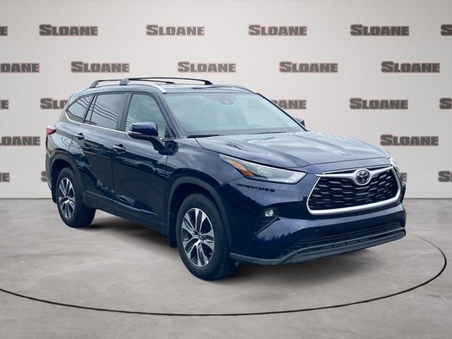 used 2023 Toyota Highlander car, priced at $36,995