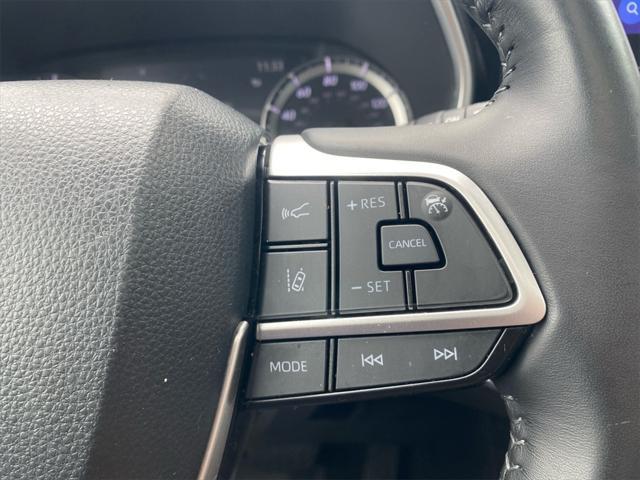 used 2023 Toyota Highlander car, priced at $36,995