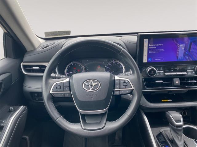 used 2023 Toyota Highlander car, priced at $36,995