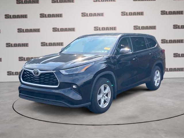 used 2022 Toyota Highlander car, priced at $33,491