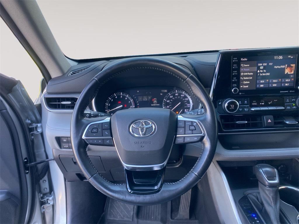 used 2021 Toyota Highlander car, priced at $33,444