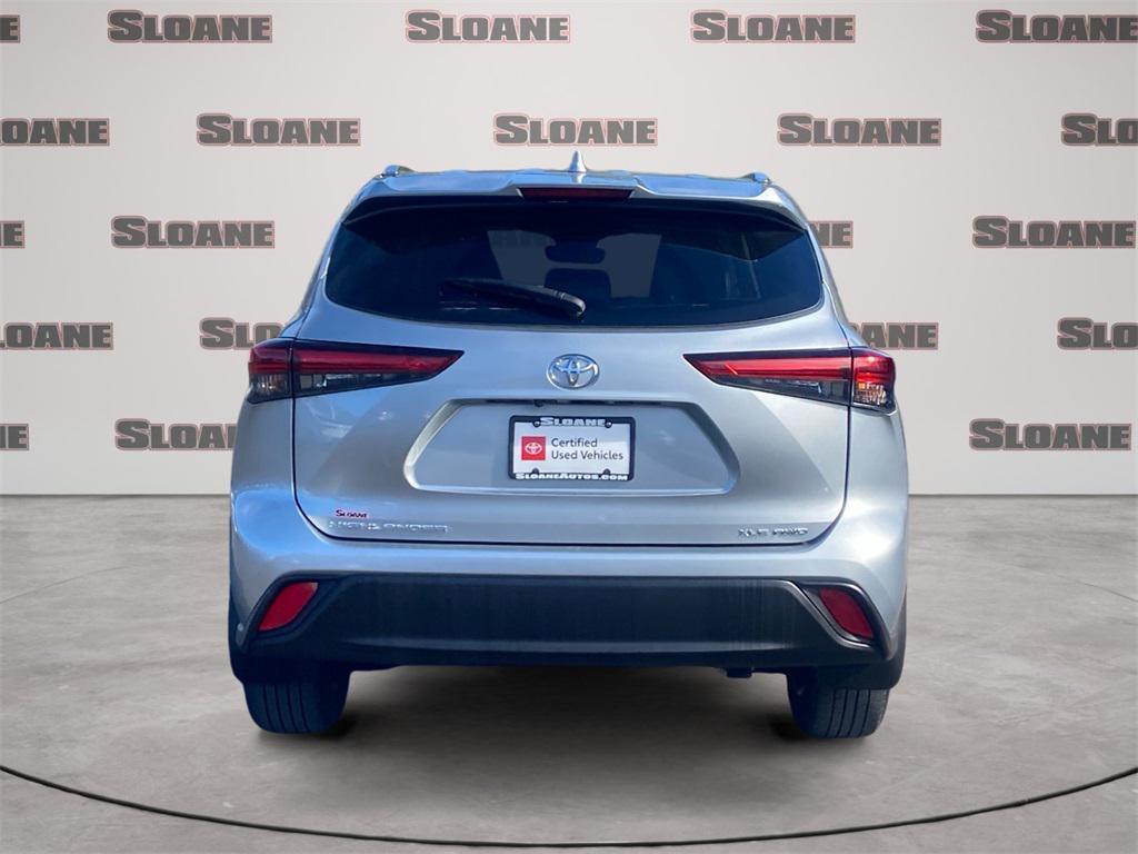 used 2021 Toyota Highlander car, priced at $33,444