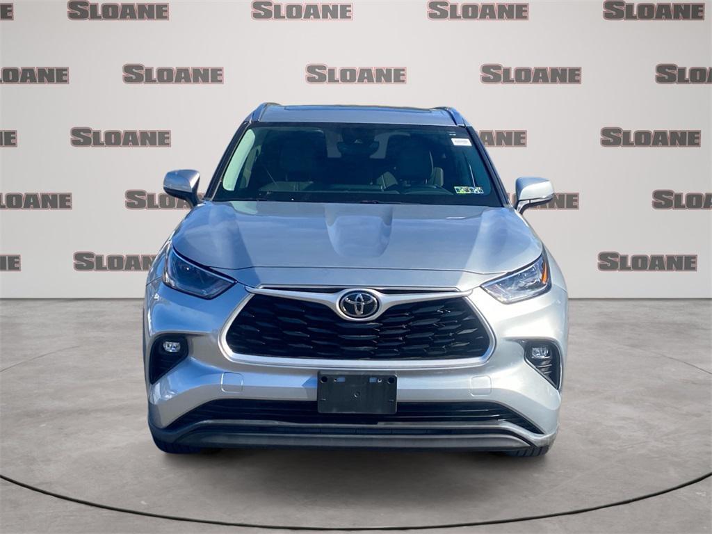 used 2021 Toyota Highlander car, priced at $33,444