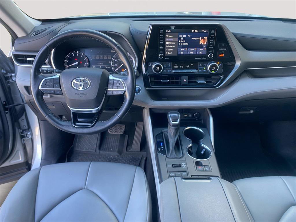 used 2021 Toyota Highlander car, priced at $33,444