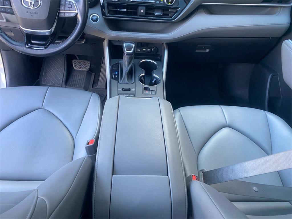 used 2021 Toyota Highlander car, priced at $33,444