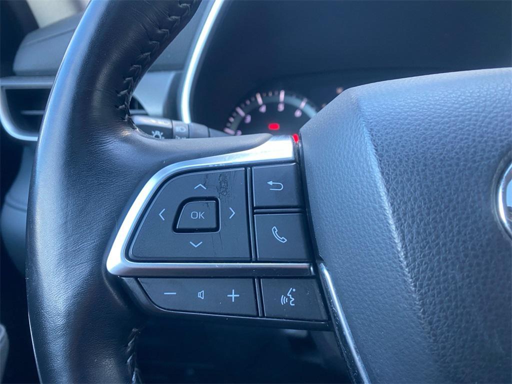 used 2021 Toyota Highlander car, priced at $33,444