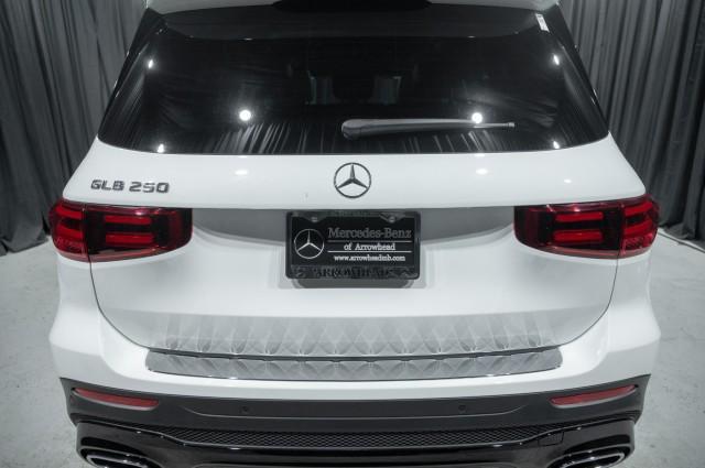 new 2024 Mercedes-Benz GLB 250 car, priced at $52,815