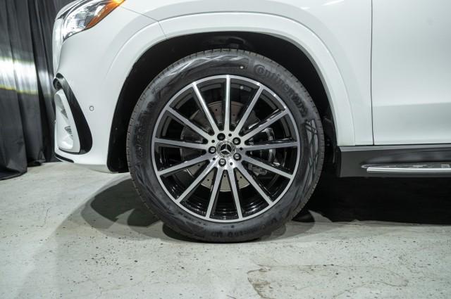 new 2026 Mercedes-Benz GLS 580 car, priced at $124,375